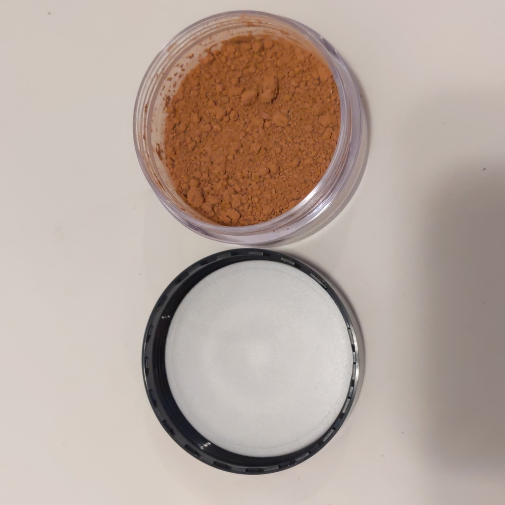 Avon Smooth Minerals Powder Foundation Bronze New In Box 3.5 g net wt 0.12 oz - Picture 7 of 9